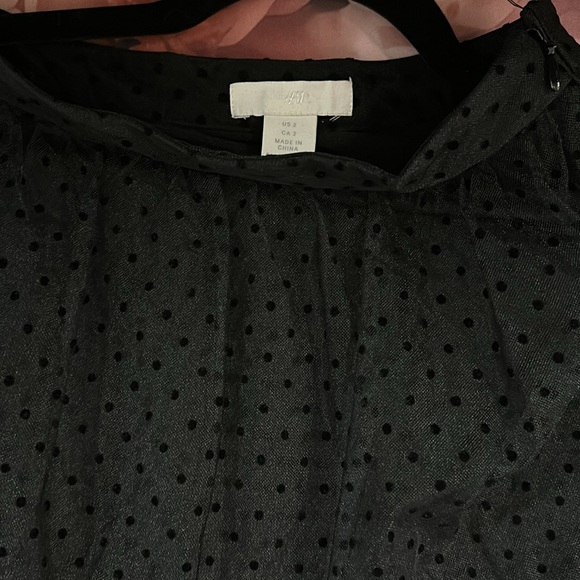 Beautiful black chiffon polka dotted skirt by H&M - Picture 3 of 4